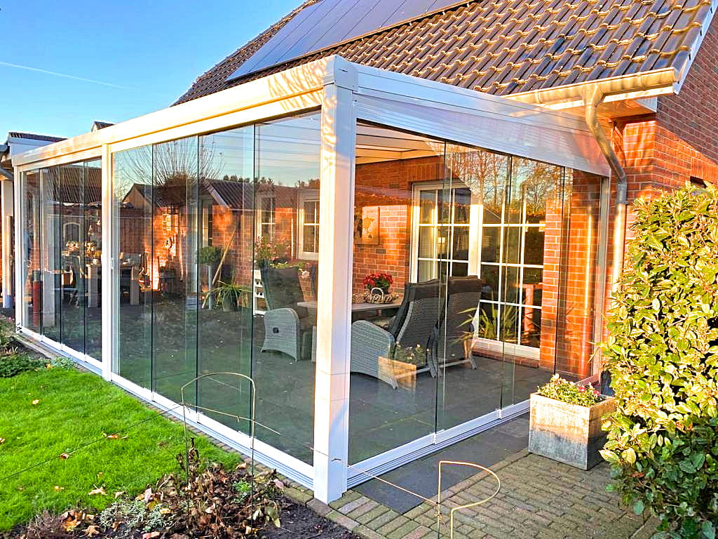 Glasschiebewand mit Griff